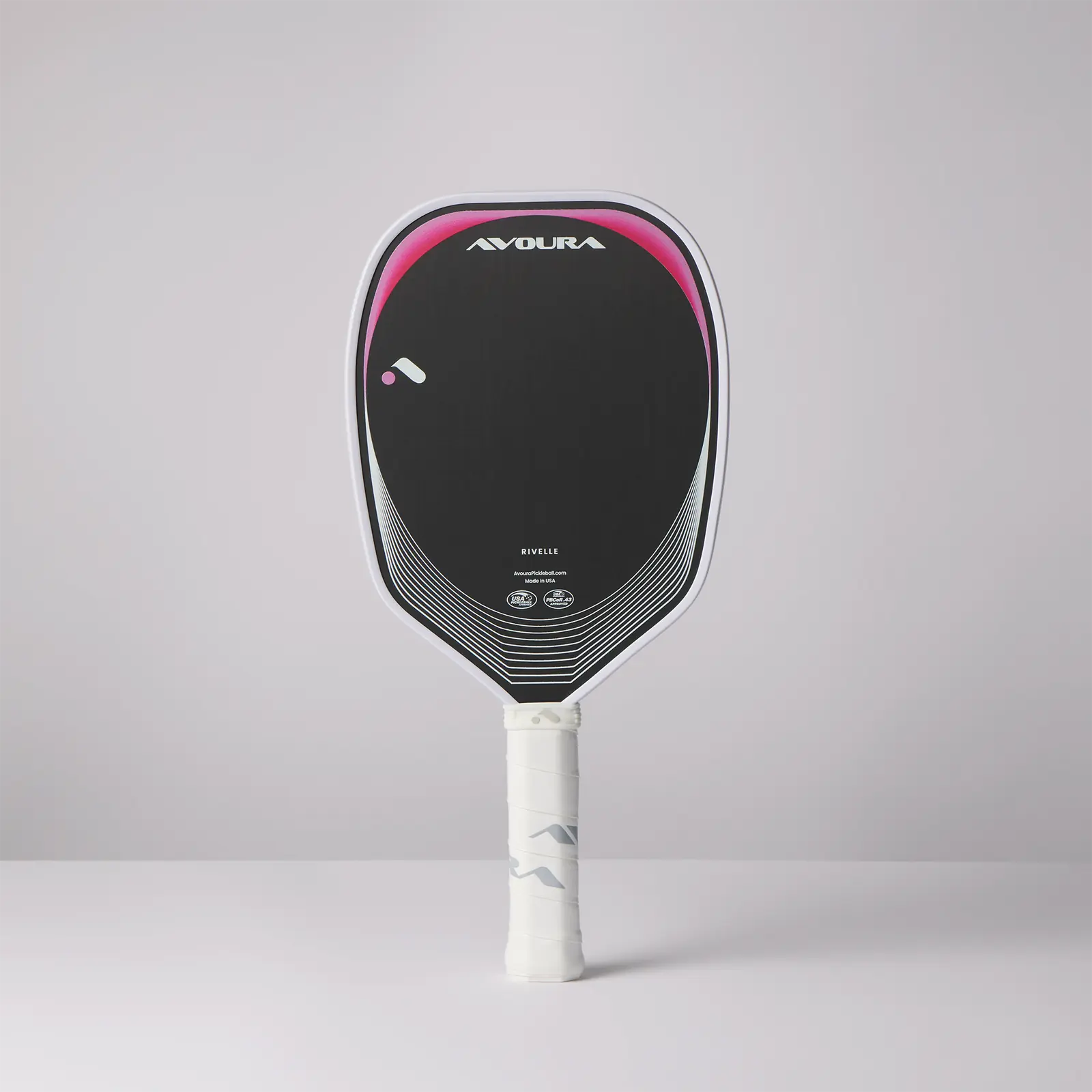 Avoura Rivelle pickleball paddle